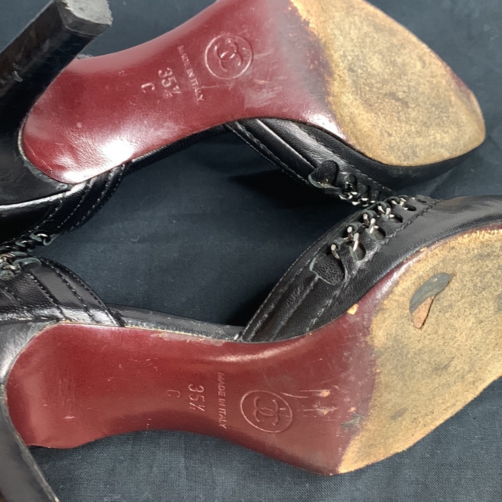Chanel shoes - Picture 3 of 6